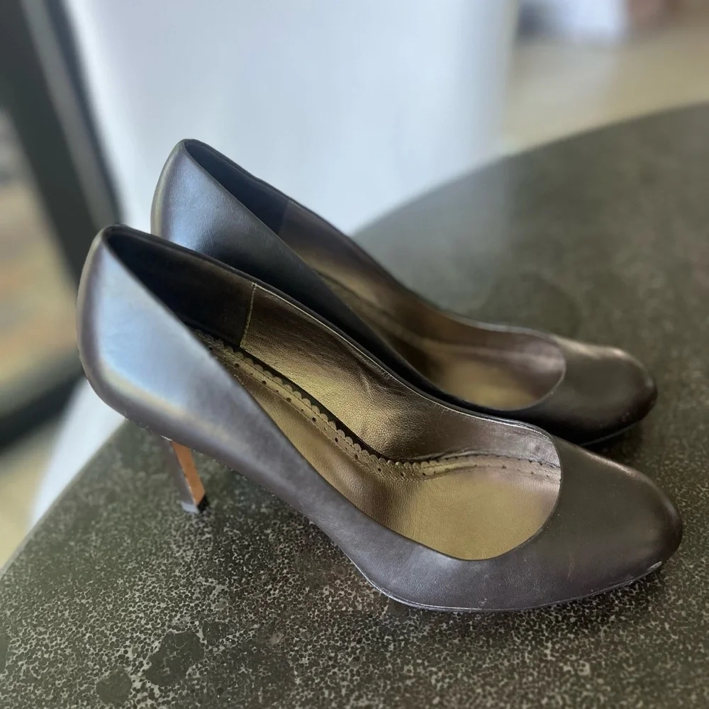 Brooks Brothers chocolate brown leather 3.5 inch heeled shoes size 9